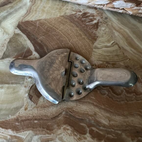 Single Lemon Slice Squeezer - Picture 2 of 3